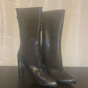 Elegant Gray Heeled Boots